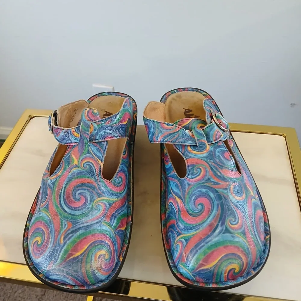 Alegria Vibrant Swirl Unique Fashion Statement Shoes Size 39.